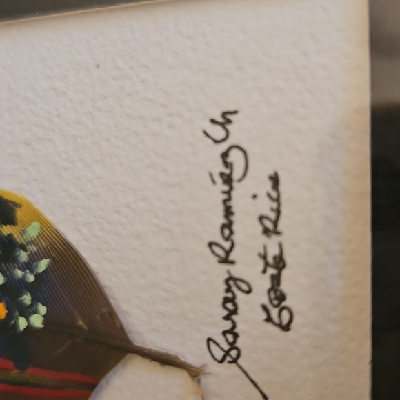 Vtg ARTISAN Signed Costa Rica Framed Feather Art with Parrot Design - Picture 6 of 6